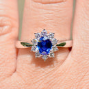 皇家蓝宝石和钻石 18ct 白金光环戒指(1.51cts)