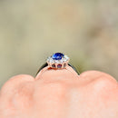 皇家蓝宝石和钻石 18ct 白金光环戒指(1.51cts)