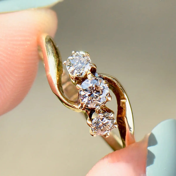 爱德华时代 1916 年 18 克拉黄金三部曲钻石订婚戒指（0.40 克拉）