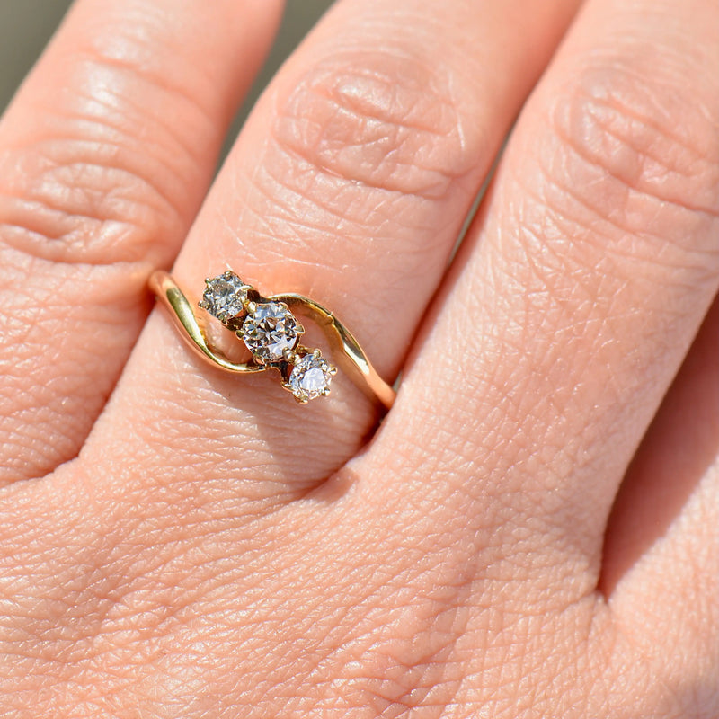 爱德华时代 1916 年 18 克拉黄金三部曲钻石订婚戒指（0.40 克拉）