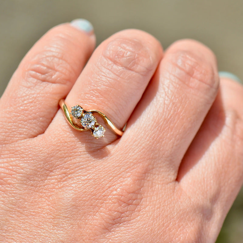 爱德华时代 1916 年 18 克拉黄金三部曲钻石订婚戒指（0.40 克拉）