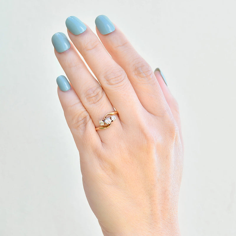 爱德华时代 1916 年 18 克拉黄金三部曲钻石订婚戒指（0.40 克拉）