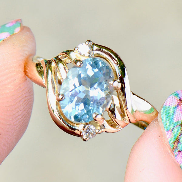 Vintage Aquamarine & Diamond Cross-Over Set Ring (1.15cts)