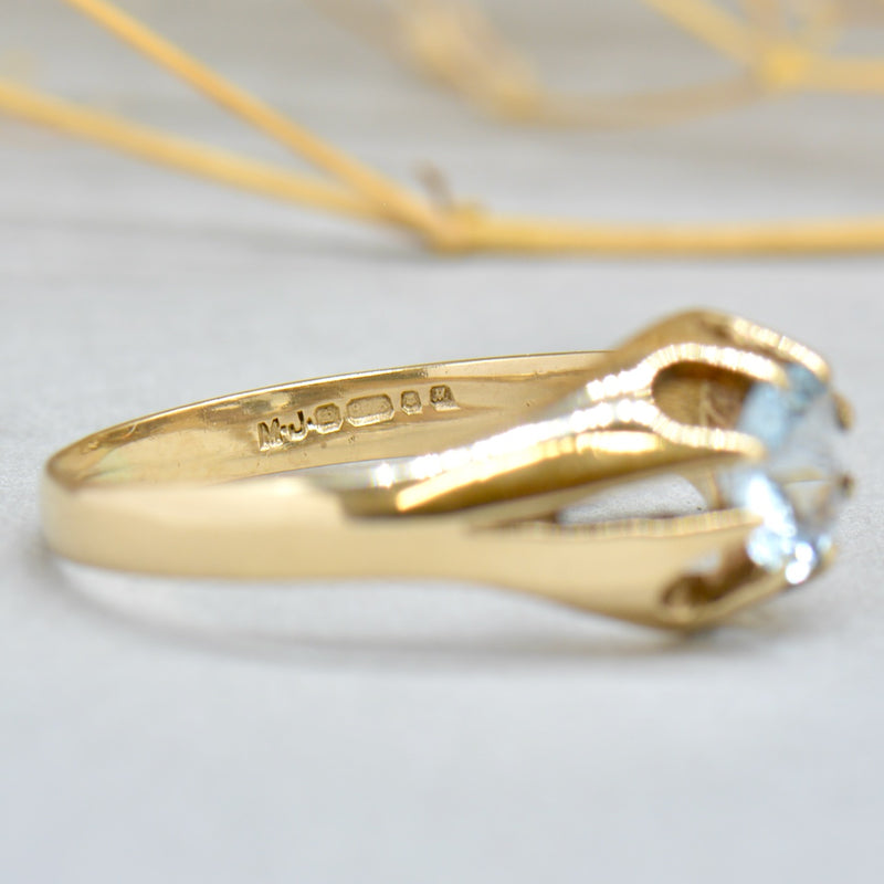 1980s Aquamarine Gypsy Set 9ct Yellow Gold Ring