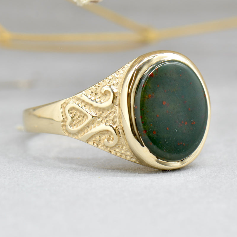 Vintage 1980s 9ct Yellow Gold Bloodstone Engraved Signet Ring