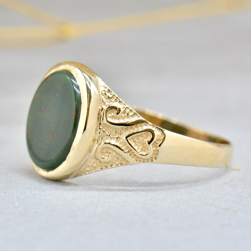 Vintage 1980s 9ct Yellow Gold Bloodstone Engraved Signet Ring