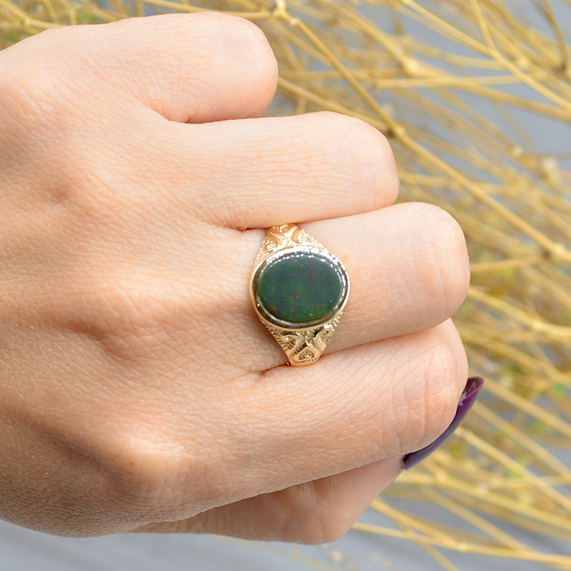 Vintage 1980s 9ct Yellow Gold Bloodstone Engraved Signet Ring