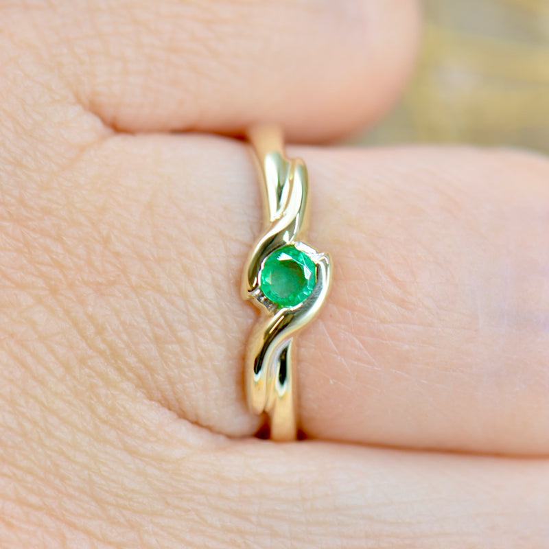 Vintage Natural Emerald Infinity Solitaire Set Band