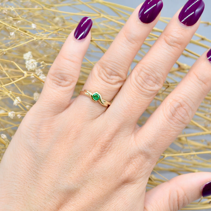 Vintage Natural Emerald Infinity Solitaire Set Band