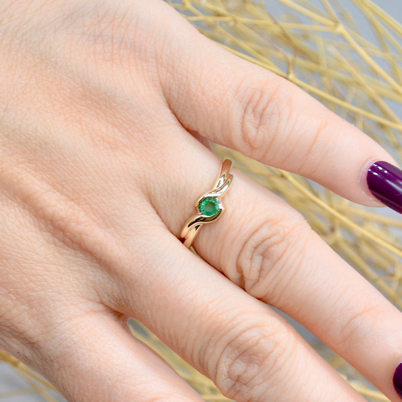 Vintage Natural Emerald Infinity Solitaire Set Band