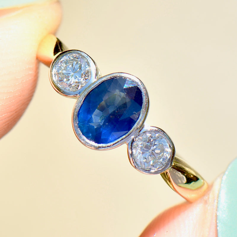 Vintage 1990s Sapphire and Diamond 18ct Yellow Gold Trilogy Engagement Ring (1.52cts)