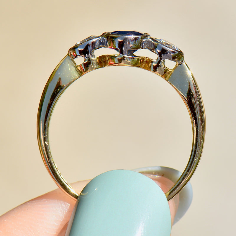 Vintage 1990s Sapphire and Diamond 18ct Yellow Gold Trilogy Engagement Ring (1.52cts)
