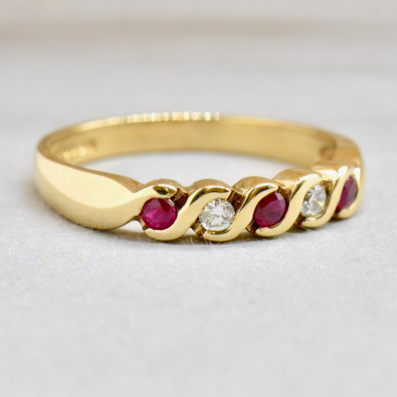 90 年代红宝石和钻石 9K 黄金半永恒戒指（0.31 克拉）