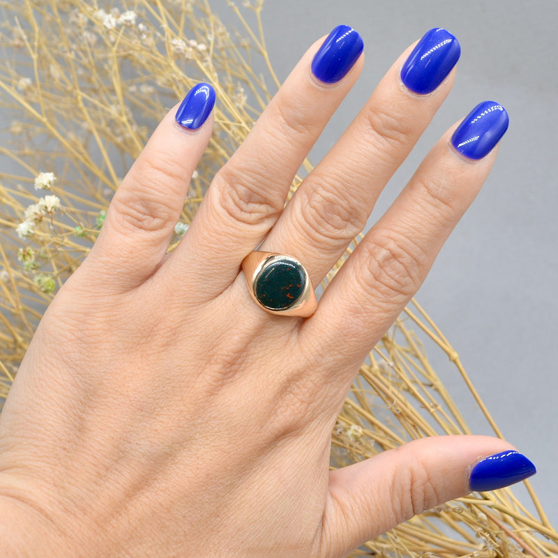 Vintage 1970s Bloodstone 9ct Yellow Gold Mens Oval Signet Ring