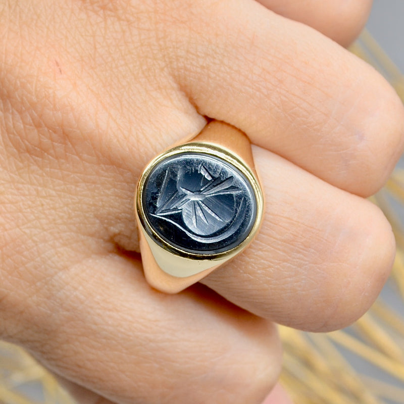 Vintage 1960s Hematite Intaglio 9ct Yellow Gold Mens Signet Ring