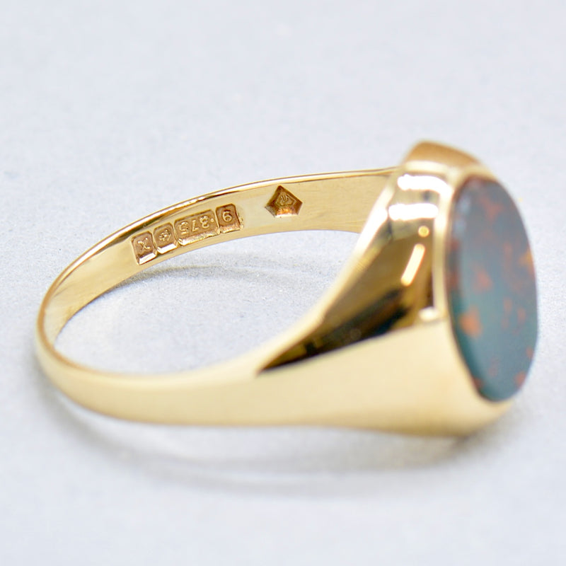 Vintage Oval Bloodstone 9CT Yellow Gold Mens Signet Ring