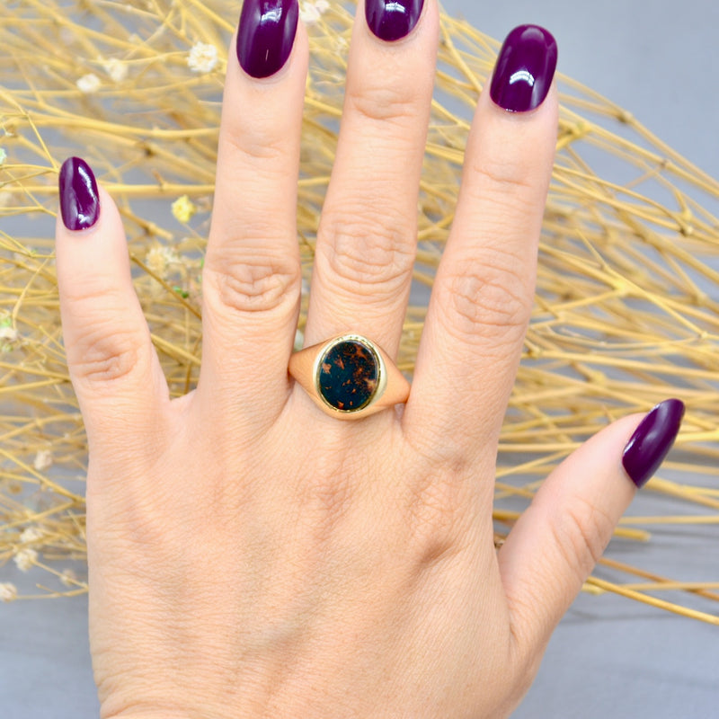 Vintage Oval Bloodstone 9CT Yellow Gold Mens Signet Ring