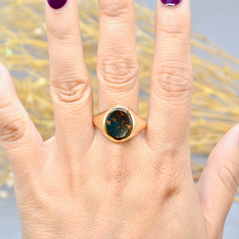 Vintage Oval Bloodstone 9CT Yellow Gold Mens Signet Ring