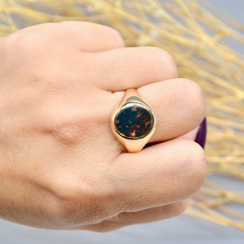 Vintage Oval Bloodstone 9CT Yellow Gold Mens Signet Ring