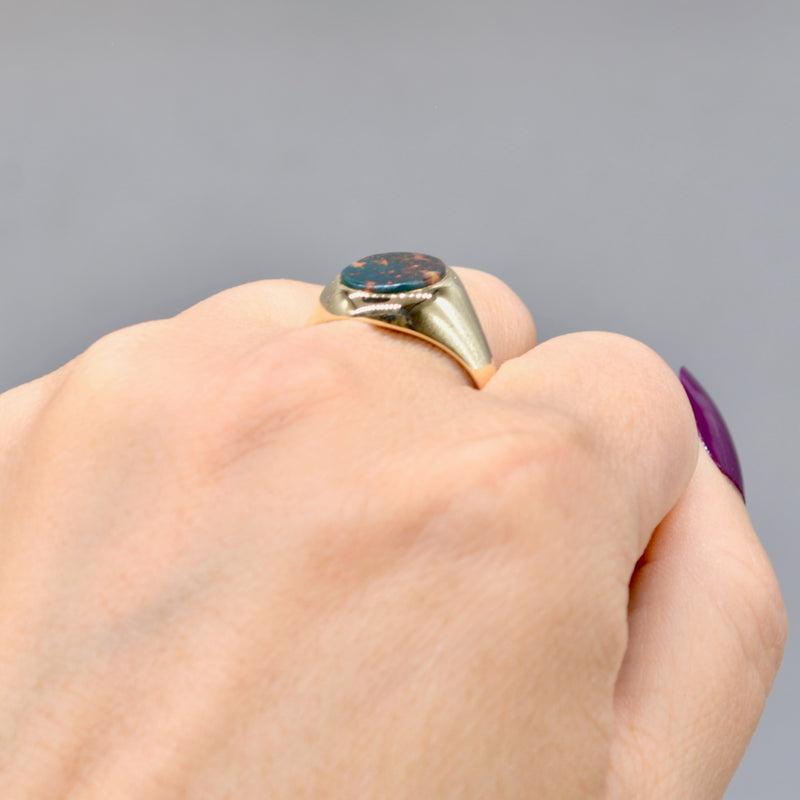 Vintage Oval Bloodstone 9CT Yellow Gold Mens Signet Ring