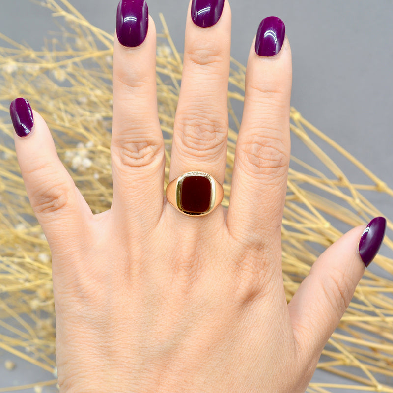 Vintage 1970s Carnelian 9ct Yellow Gold Signet Ring