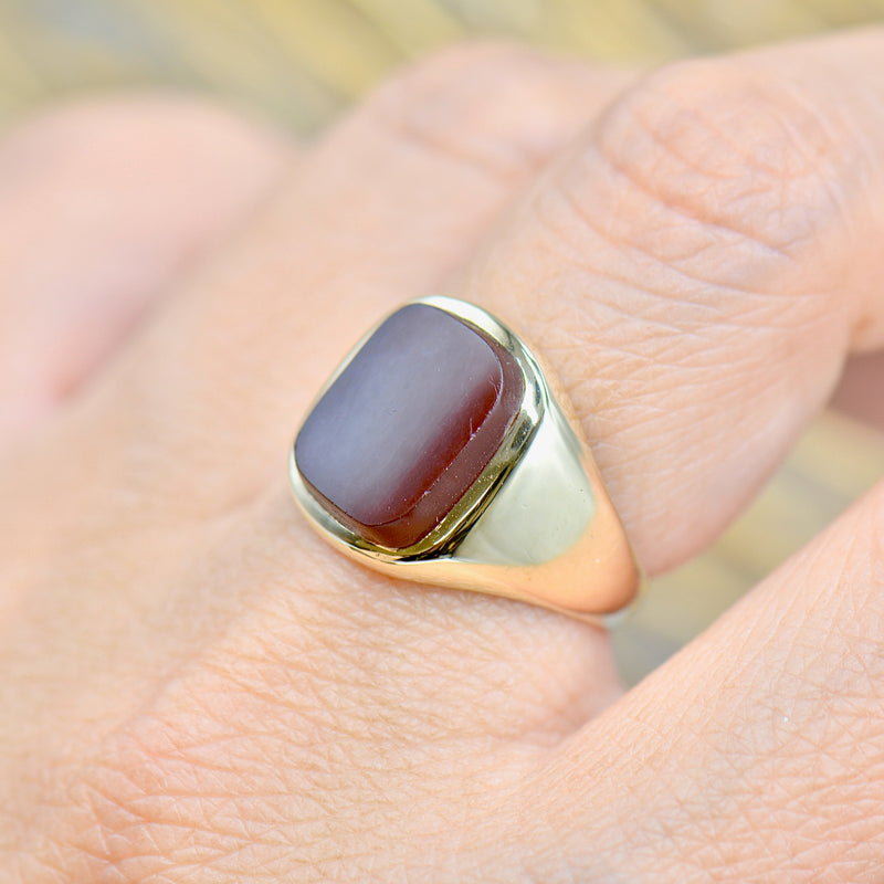 Vintage 1970s Carnelian 9ct Yellow Gold Signet Ring