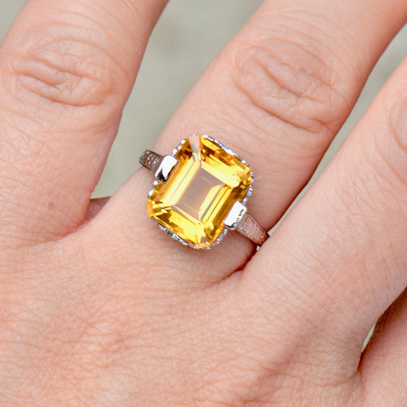 Vintage Golden Yellow Citrine 18ct White Gold Dress Ring (4.43cts)