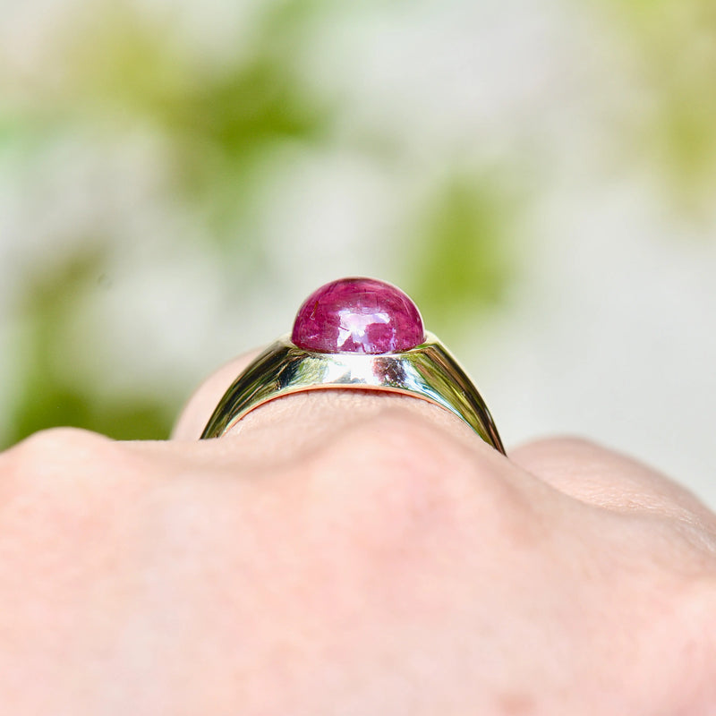 Vintage 1960s Pink Tourmaline 9ct Yellow Gold Signet Ring (3.39cts)