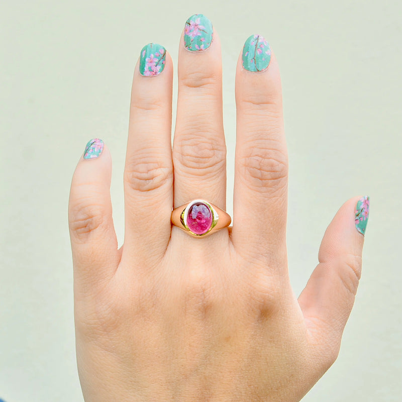 Vintage 1960s Pink Tourmaline 9ct Yellow Gold Signet Ring (3.39cts)