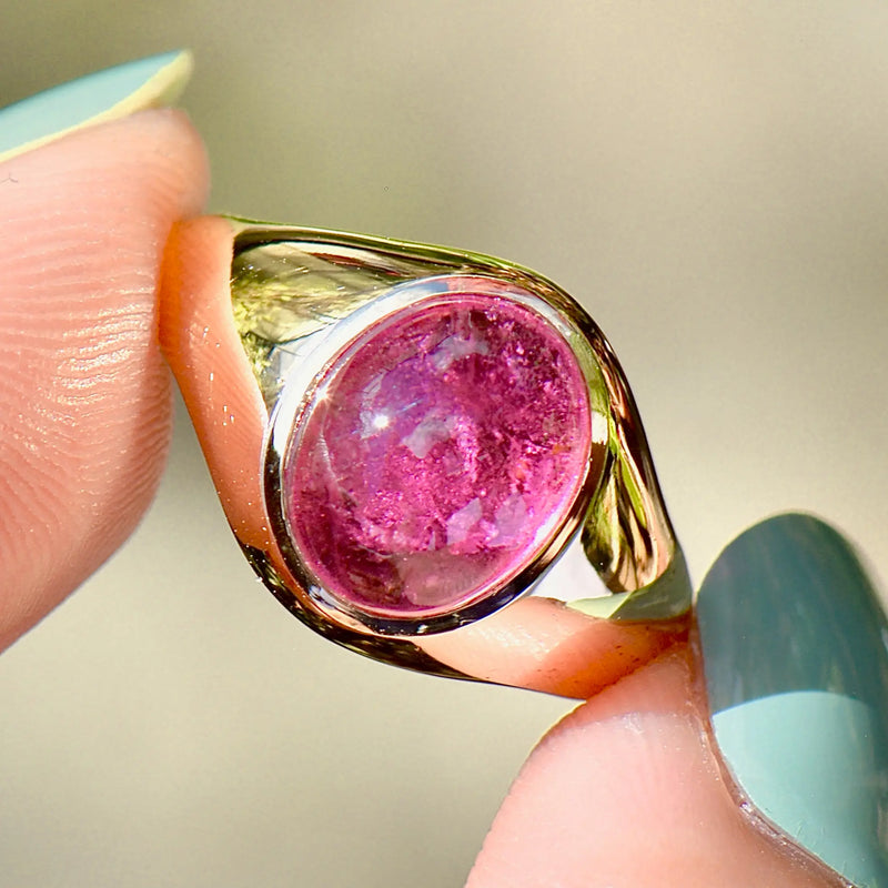 Vintage 1960s Pink Tourmaline 9ct Yellow Gold Signet Ring (3.39cts)