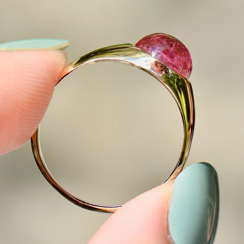 Vintage 1960s Pink Tourmaline 9ct Yellow Gold Signet Ring (3.39cts)
