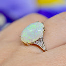 後期アールデコ様式のオーストラリア産オパールとオールドカットダイヤモンドのリング（プラチナと18カラットホワイトゴールド、2.55カラット）