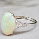 後期アールデコ様式のオーストラリア産オパールとオールドカットダイヤモンドのリング（プラチナと18カラットホワイトゴールド、2.55カラット）