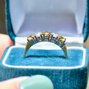 イエローサファイアとダイヤモンドの18カラットイエローゴールド5ストーンリング（0.90カラット）