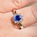 皇家蓝宝石和钻石 18ct 白金光环戒指（1.51cts）