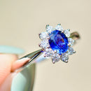 皇家蓝宝石和钻石 18ct 白金光环戒指（1.51cts）