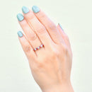 ルビーとダイヤモンドの7石18カラットイエローゴールドハーフエタニティスタッカブルバンド（0.55カラット）