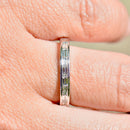 予約済み - 18カラット ホワイトゴールド 0.50カラット バゲット ダイヤモンド チャネルセット ハーフエタニティ スタッカブルバンド