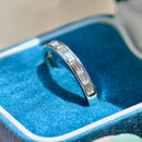 予約済み - 18カラット ホワイトゴールド 0.50カラット バゲット ダイヤモンド チャネルセット ハーフエタニティ スタッカブルバンド