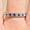 蓝宝石和钻石 18ct 白金半永恒可叠戴戒指（0.60 克拉）