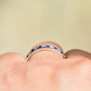 蓝宝石和钻石 18ct 白金半永恒可叠戴戒指（0.60 克拉）