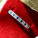 蓝宝石和钻石 18ct 白金半永恒可叠戴戒指（0.60 克拉）