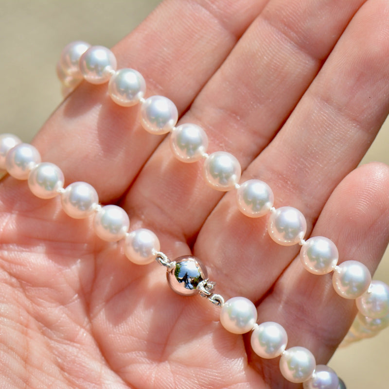 9ct 白金扣环 Akoya 珍珠项链（6-6.5 毫米）
