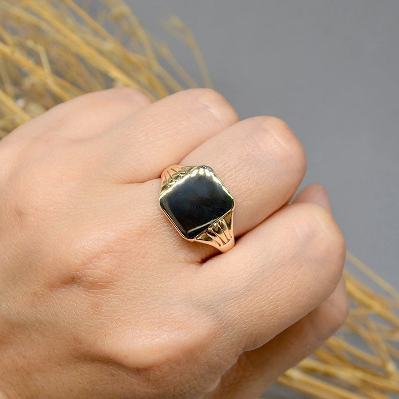 Vintage 1960s 9ct Yellow Gold Signet Ring