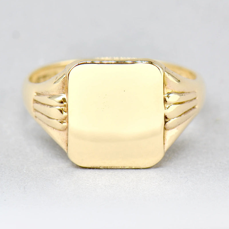 Vintage 1960s 9ct Yellow Gold Signet Ring