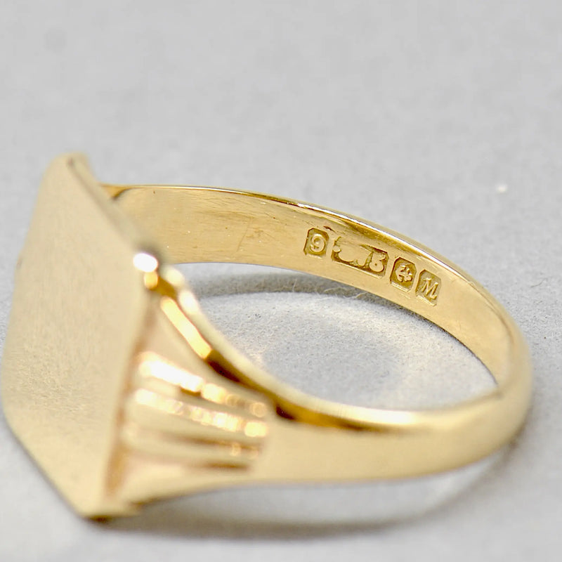 Vintage 1960s 9ct Yellow Gold Signet Ring