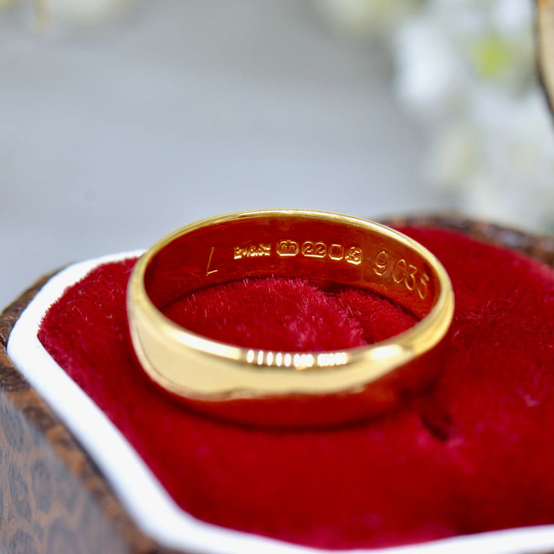 Vintage 1960s 22ct Yellow Gold 4.5mm Wide Traditional Court Standard Wedding Band