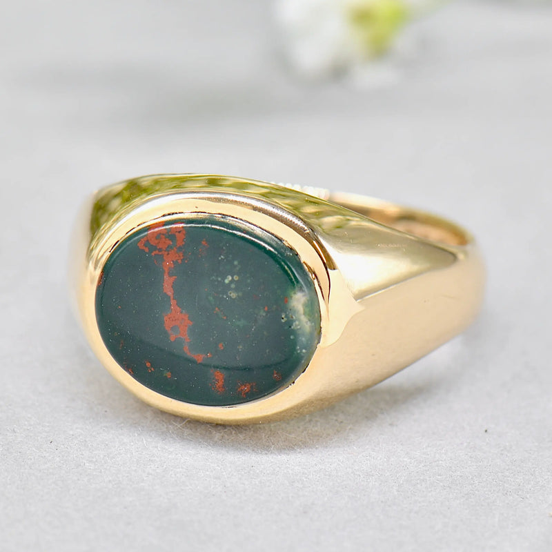 Vintage 1970s East-West Set Bloodstone 9ct Yellow Gold Signet Ring