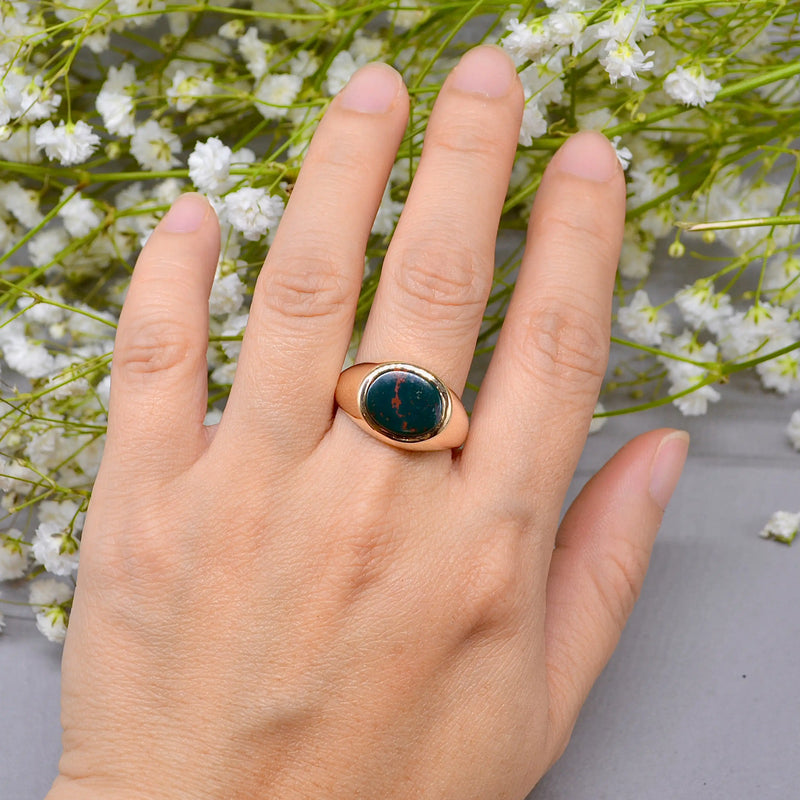 Vintage 1970s East-West Set Bloodstone 9ct Yellow Gold Signet Ring