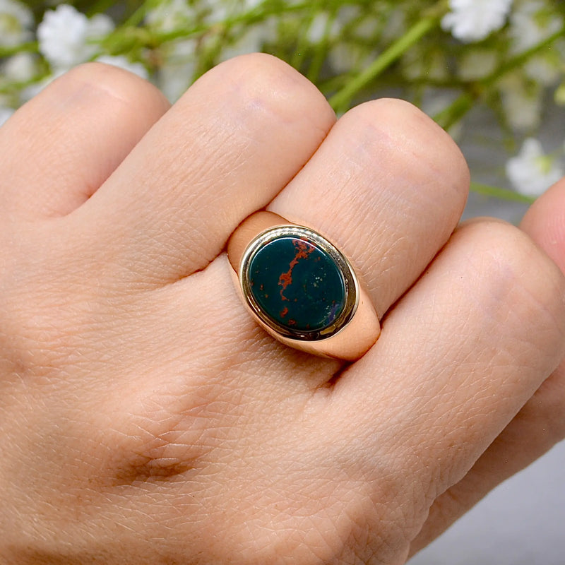 Vintage 1970s East-West Set Bloodstone 9ct Yellow Gold Signet Ring